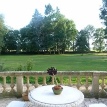 Chateau Xixeme - Parc 2ha, Lumineuses, Petit Dejeuner Local, Proche Foret Et Cite Medievale - Fr-1-410-410 Bed & Breakfast